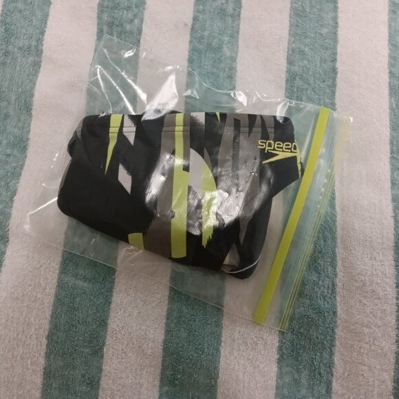 1" SPEEDO SWIM BRIEF, BLACK/YELLOW/GRAY, SIZE "S" (29"-30") (Pre-Owned) (*) - Picture 6 of 8